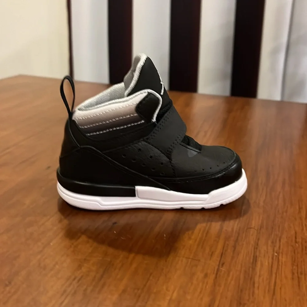MISMATCHED Nike Jordan 97 BT Shoes Sneakers Left Size 5C Right Size 4C toddlers